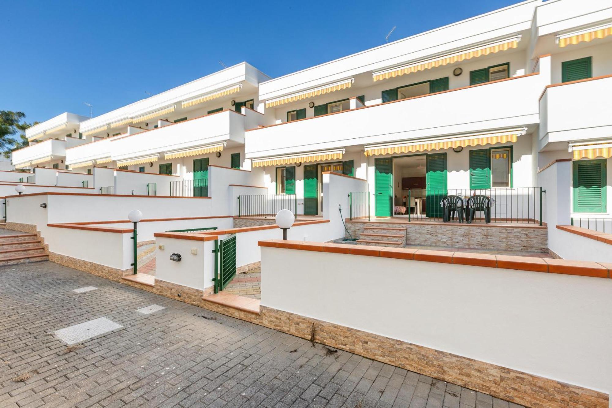 Blusea Beach Apartments Сан-Пьетро-ин-Беванья Экстерьер фото