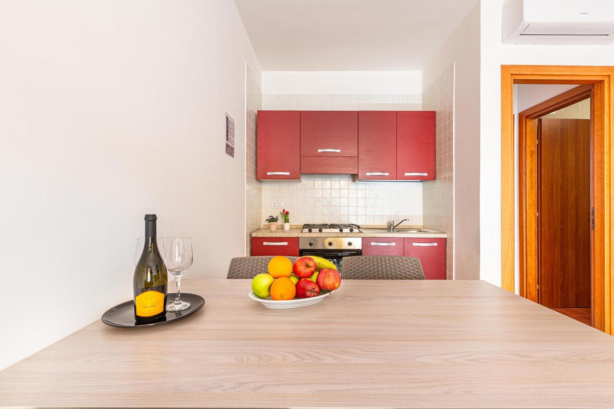 Blusea Beach Apartments Сан-Пьетро-ин-Беванья Экстерьер фото